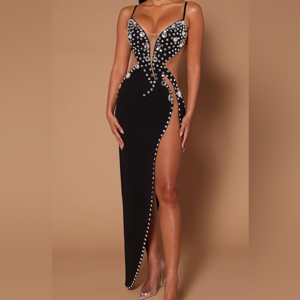 Elegant Black Crystal Embellished Dress